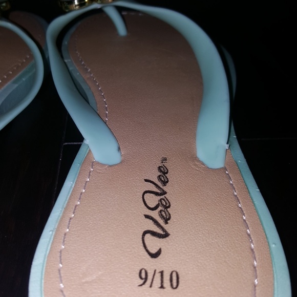 Flip flops - Picture 2 of 3